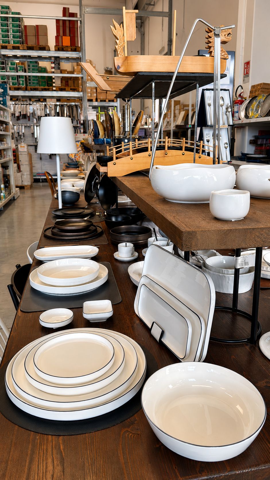 Piatti professionali per ristoranti nello showroom Forhotel